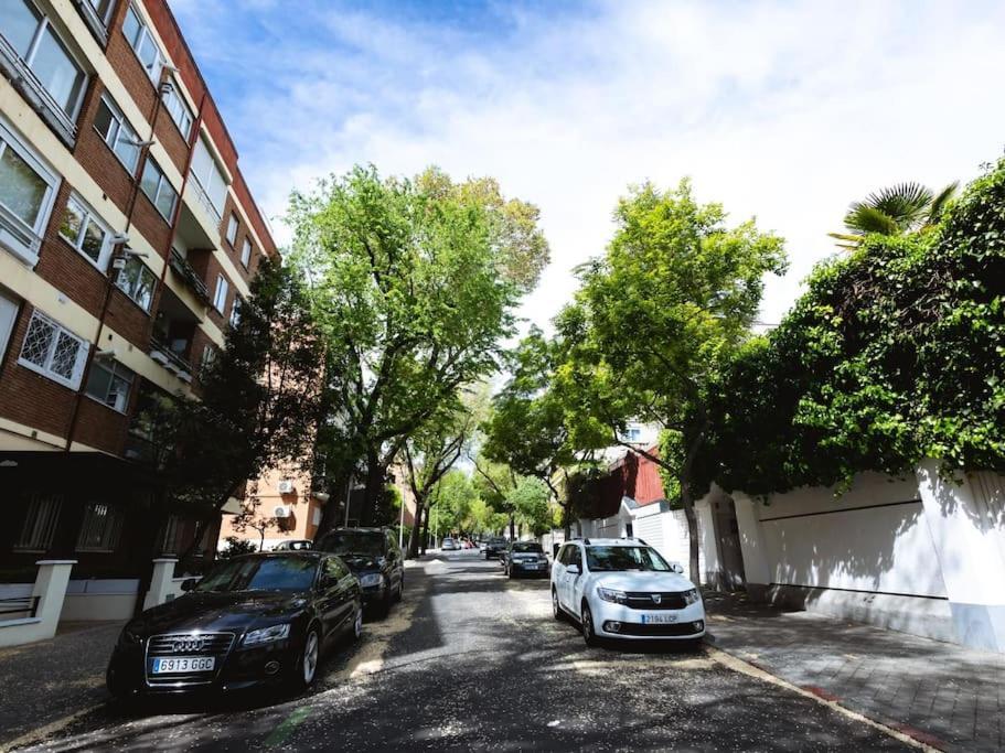 Alojamiento Cerca Del Estadio Santiago Bernabeu Apartamento